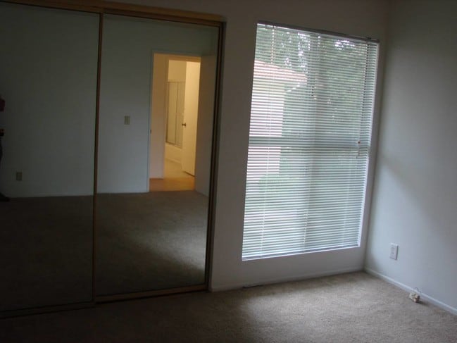 Bedroom 1 - 23653 Park Capri