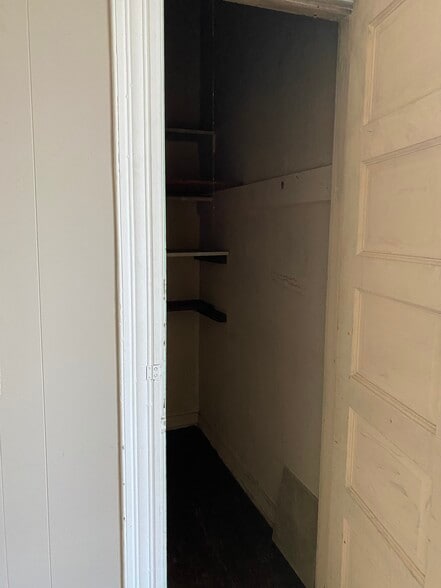 Building Photo - 307 E Ocean Ave