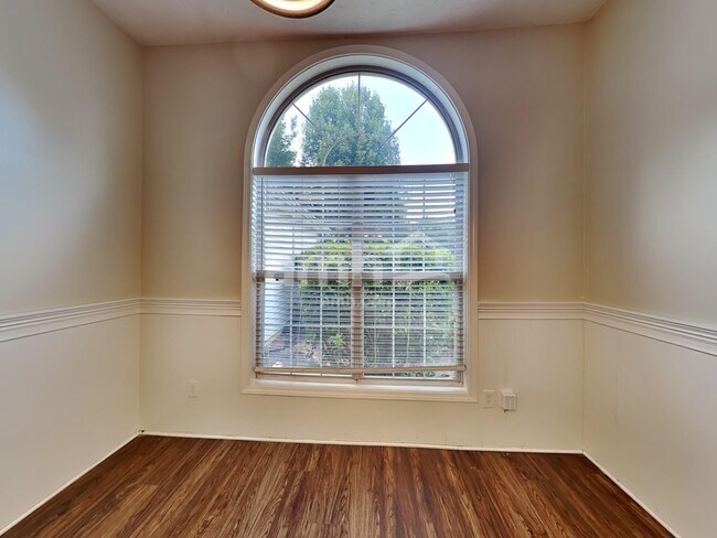 Building Photo - 3385 Woodash Ln