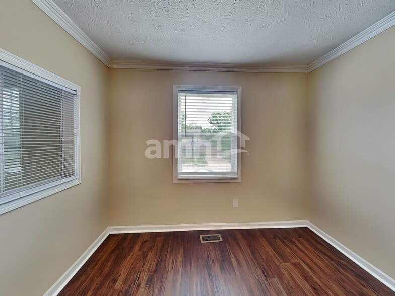 Building Photo - 10094 Plantana Blvd