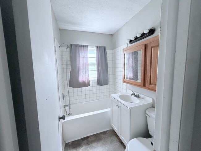 Building Photo - Affordable Park City Home