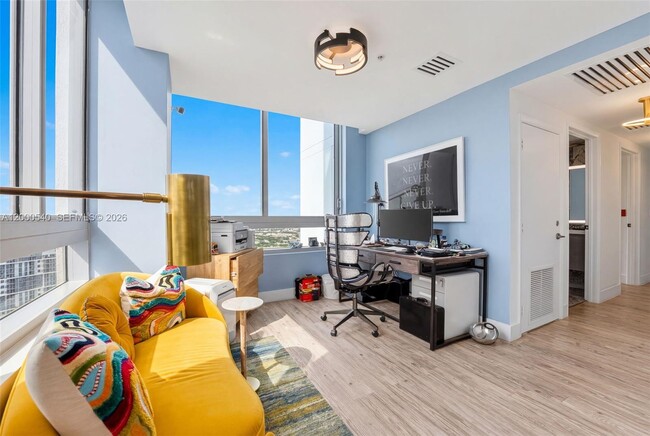 Building Photo - 90 SW 3rd St