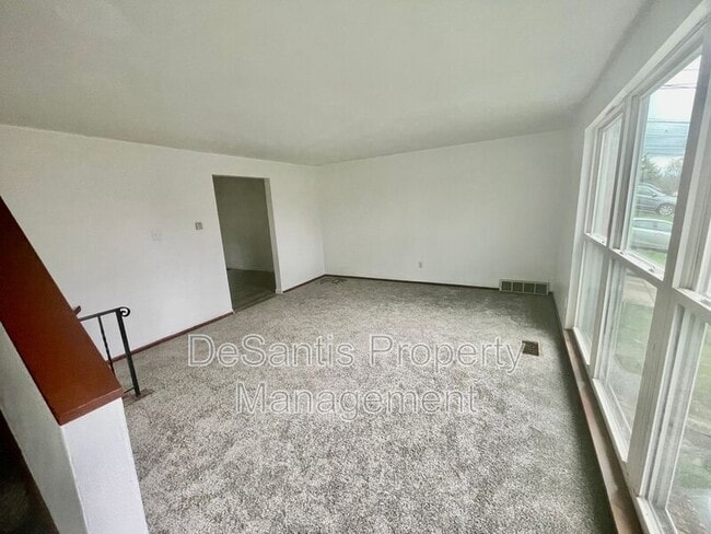 Building Photo - 447 Idlewood Rd