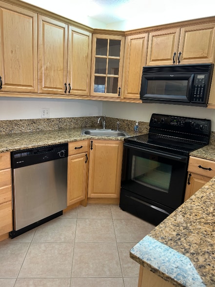 Building Photo - 5927 La Pinata Blvd