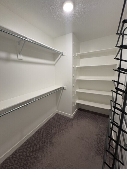 Building Photo - 6462 Purple Orchid Dr