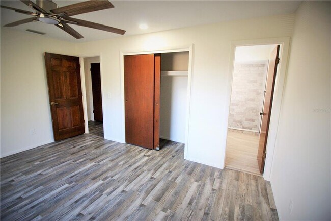 Building Photo - 390 Lilac Rd