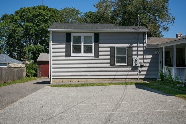 Building Photo - 132 Evarts St