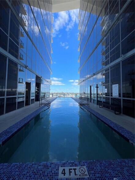 Building Photo - 1100 Biscayne Blvd