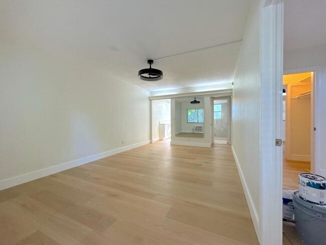 Building Photo - 2815 NE 33rd Ave