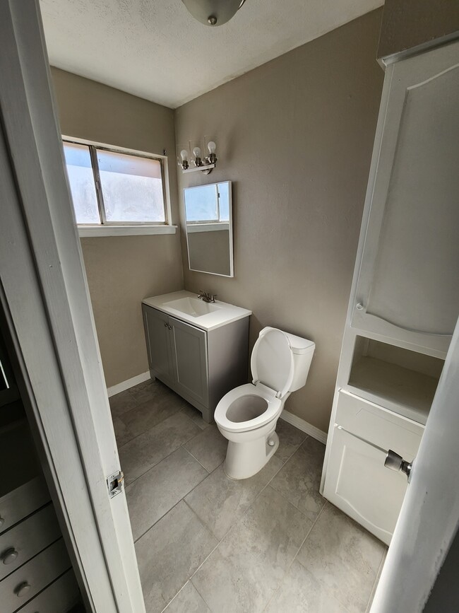 Master Bath - 5109 Bastille Ave