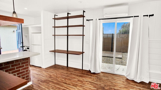 Building Photo - 1007 Sunmore Ln