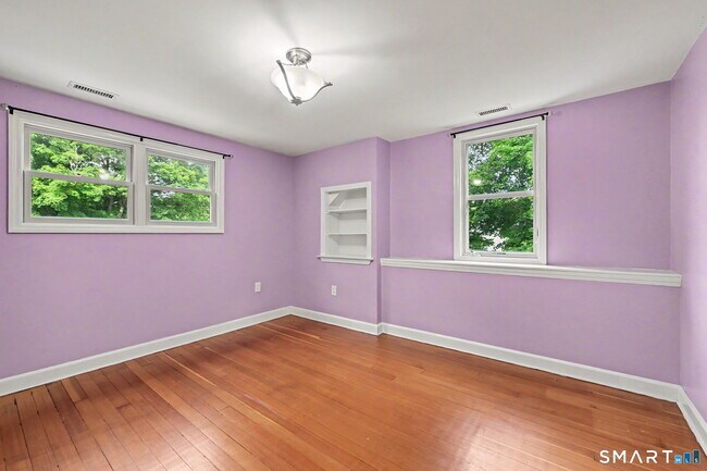 Building Photo - 10 Old Hawleyville Rd