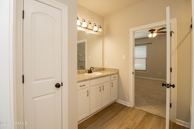 Building Photo - 303 Tall Meadows Ln