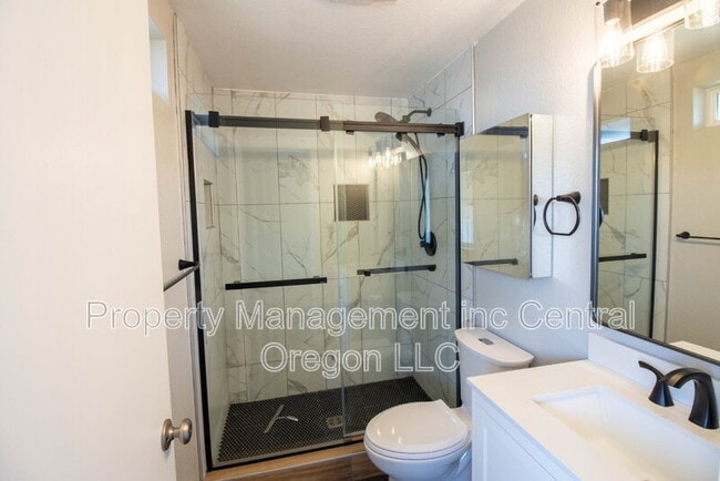 Building Photo - 2827 SW Pumice Ave