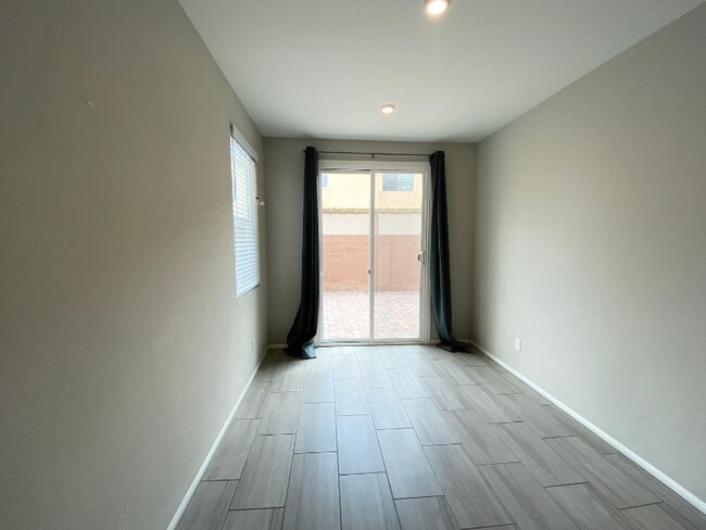 Building Photo - 3027 Misty Pine Ave.