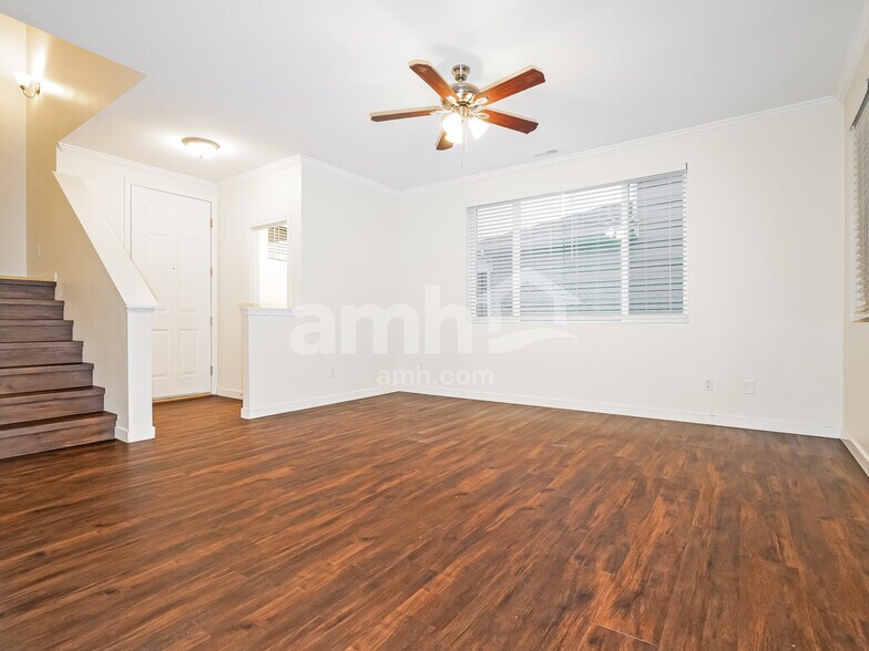 Building Photo - 4300 Edgewater Blvd NE