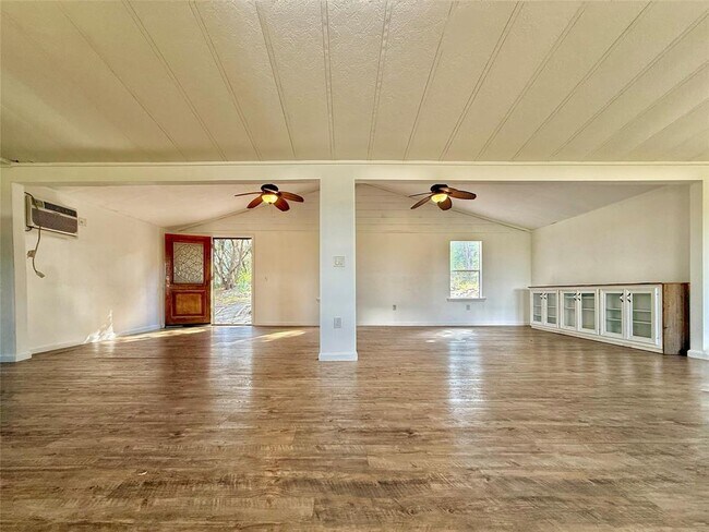 Building Photo - 10601 Ridge Rim Dr
