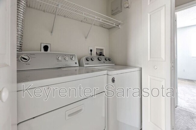 Building Photo - 5700 Bentgrass Dr