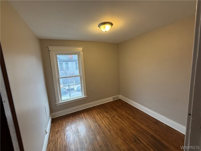 Building Photo - 319 Bryant St