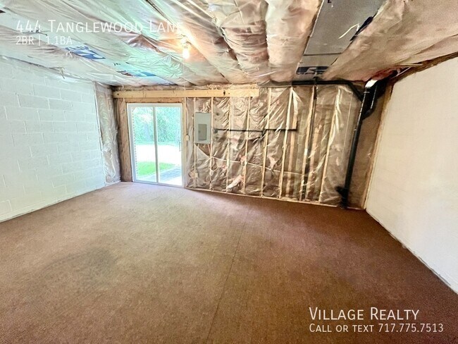 Building Photo - 444 Tanglewood Ln