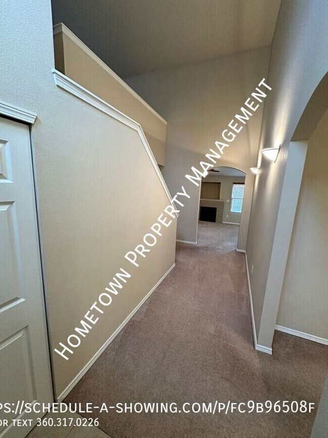 Building Photo - 2406 Pleasanton Ct SE