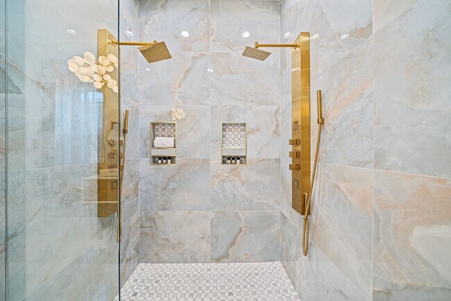 Building Photo - 20 St Francis Dr S