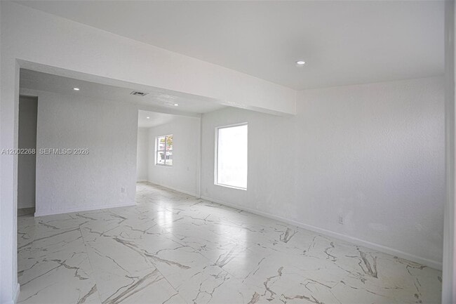 Building Photo - 988 NW 10th St