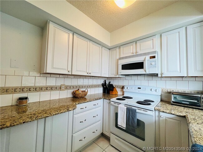 Building Photo - 3442 NE Causeway Blvd