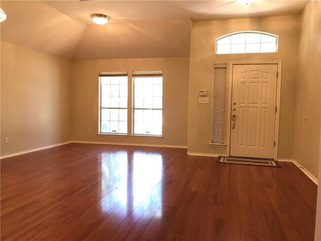 Building Photo - 10309 Broomflower Dr