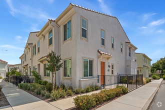 Building Photo - 5300 E Commerce Way