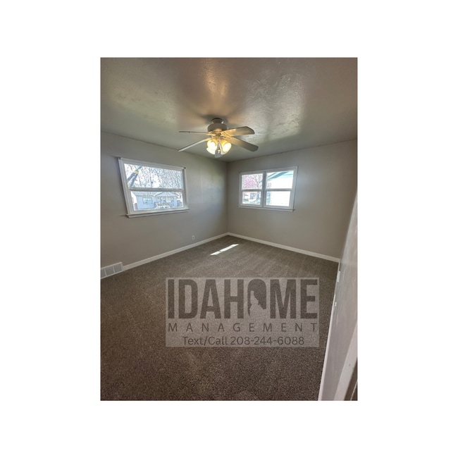 Building Photo - Charming single family home for rent close to Alameda Park!