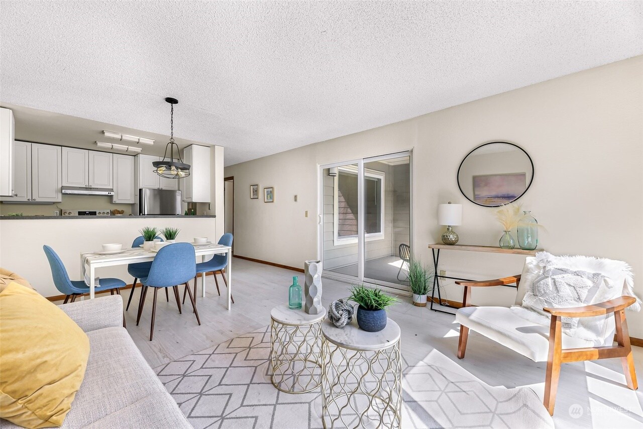 Building Photo - 5844 NE 75th St