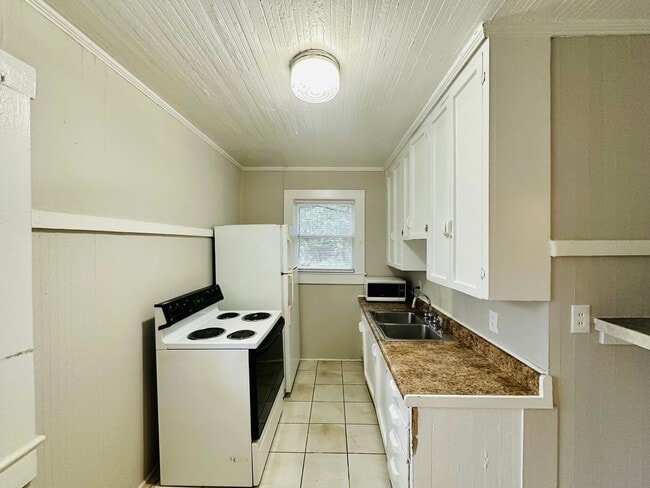 Building Photo - 17th & Orange Street in Downtown Wilmington - blocks to Cargo District!