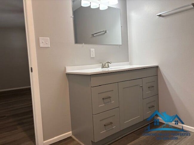 Building Photo - 1420 S David St