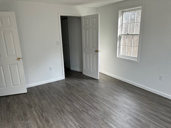 Building Photo - 23 Lantern Ln
