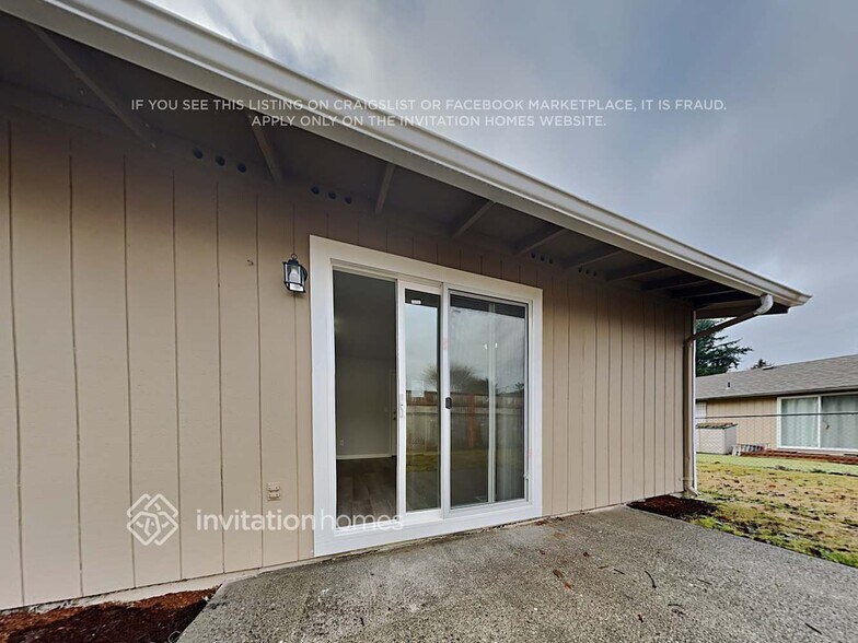 Building Photo - 5526 63rd Ave SE