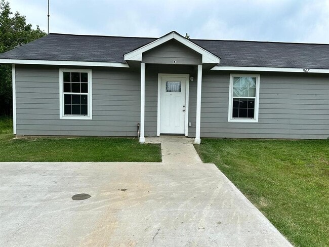 Primary Photo - 907 FM 2830