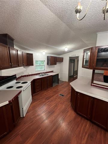 Building Photo - 541 Simmons Dr