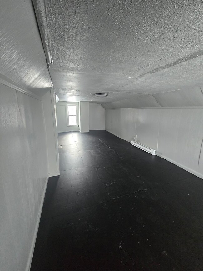 Building Photo - SECTION 8 and EDEN Accepted! Newly Renovated 3BR Home Now Available in Cleveland!!