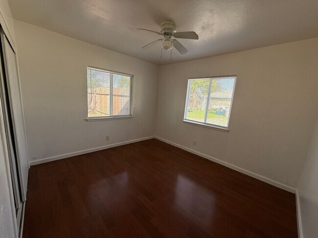 Building Photo - 4590-4592 73rd St, Sacramento, CA 95820