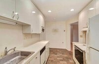 Building Photo - 10 Pine Cluster Cir