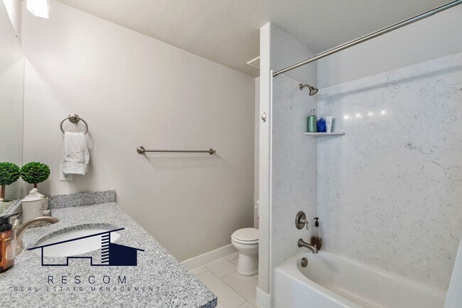 Building Photo - Immaculate 3-bedroom, 3.5-bathroom home for lease in Syracuse!