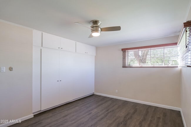 Building Photo - 1851 N 80th Pl