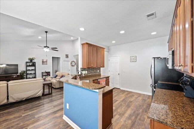 Building Photo - 421 Brawley Dr