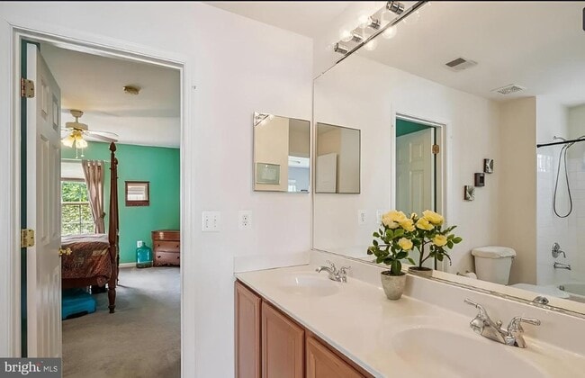 Building Photo - 14532 Jansbury St