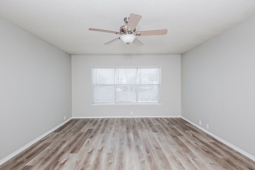 Building Photo - 833 Lariat Dr
