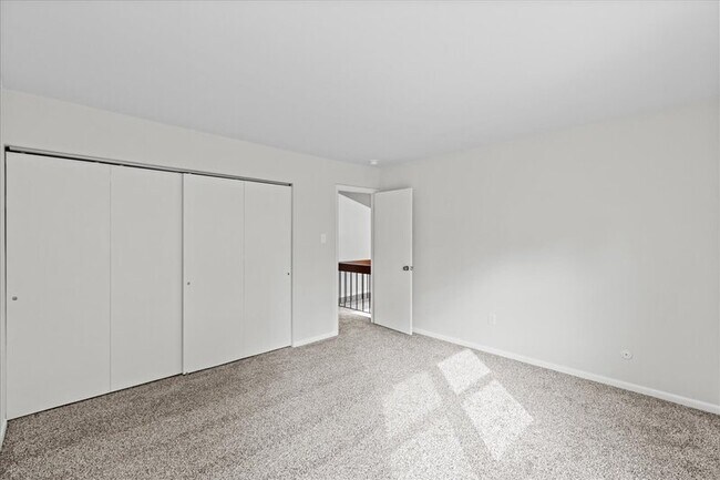 Building Photo - 421 Barton Run Blvd