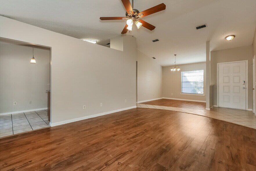 Building Photo - 1012 Cameo Crest Ln