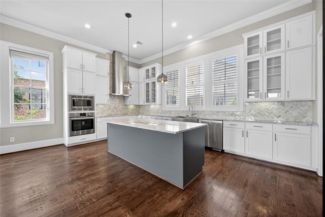 Building Photo - 520 S Pearl Expy