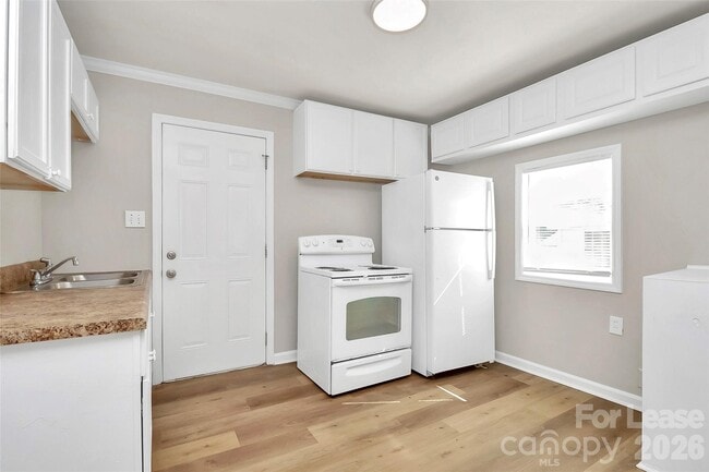 Building Photo - 2510 Hemphill St